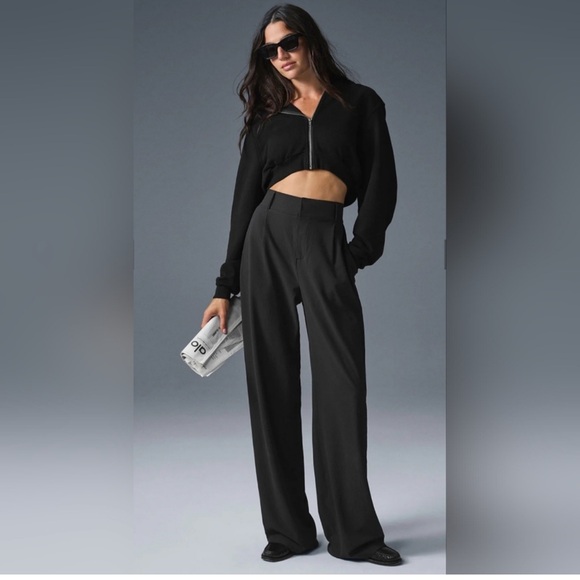 ALO Yoga Pants - NWOT ALO High-Waist Dreamscape Trouser. Size M Long.